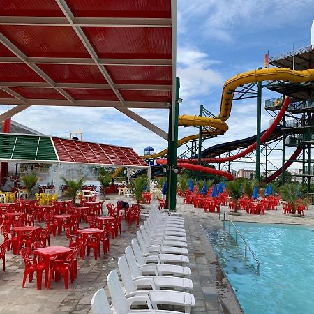 Piazza Diroma C/ Acqua Park - Viaggio Locacoes Por Temporada Apartman Caldas Novas Kültér fotó